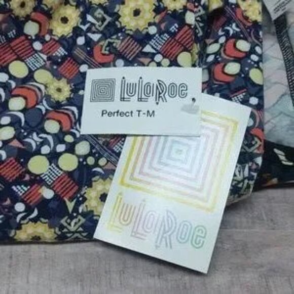LuLaRoe~Perfect T~Lot of 5 Shirts~NWT! - Picture 3 of 4